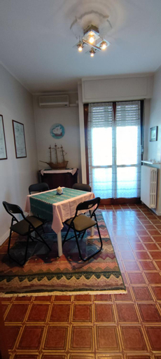Others 4, Casa Robert, Alessandria