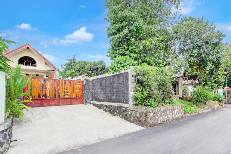 Exterior & Views 1, SPOT ON 94317 Omah Pakem Homestay, Sleman