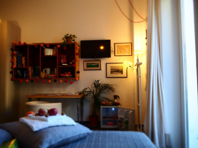 Bedroom 2, B&B Cernaia 42, La Spezia