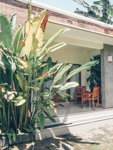 Exterior 6