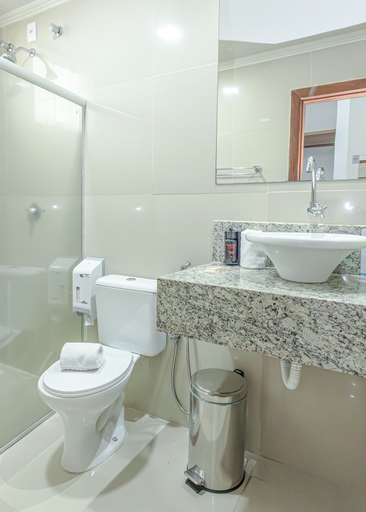 Bathroom 4, Ramada by Wyndham Porto Seguro Praia, Porto Seguro