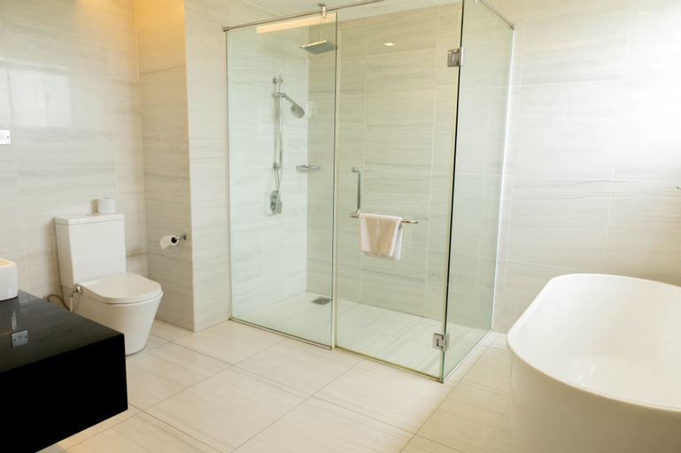 Bathroom 16