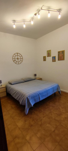 Others 2, Casa Robert, Alessandria