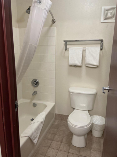 Bathroom 4, Toppenish Inn and Suites, Yakima