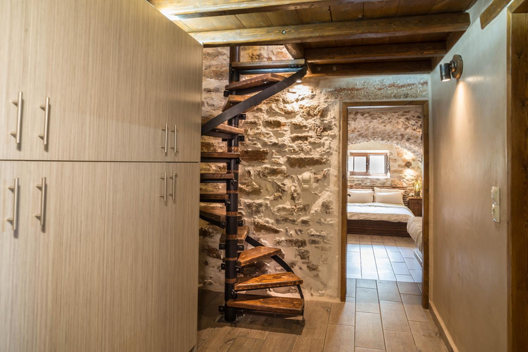 Others 5, Karyoupolis Lounge Cave House, Peloponnese