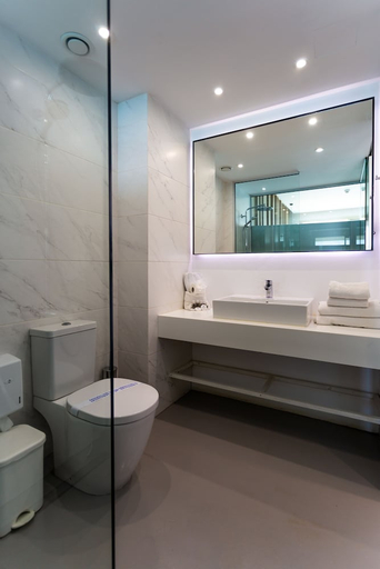 Bathroom 5, Piere Anne Beach Hotel