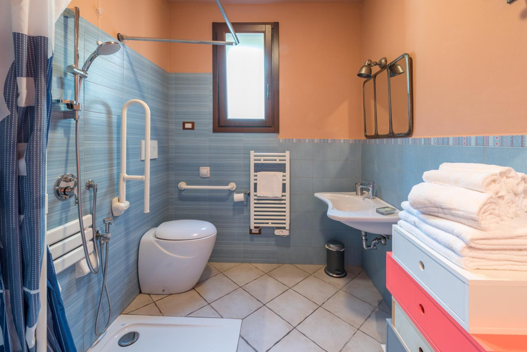 Bathroom 4