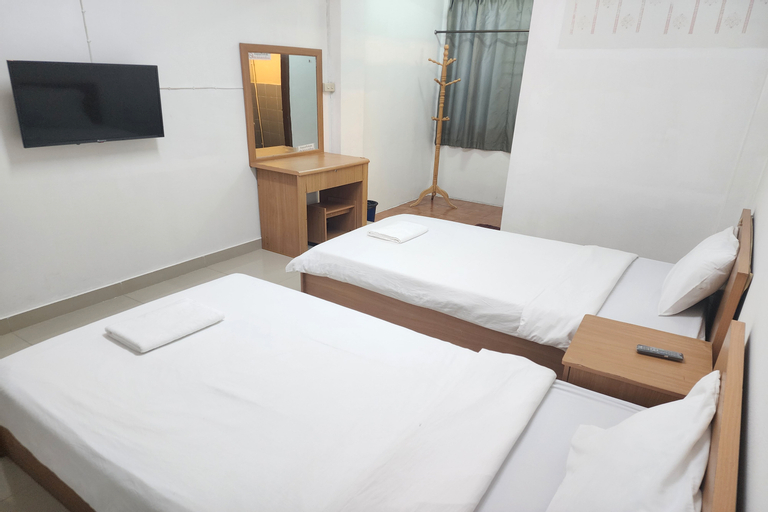 Bedroom 12