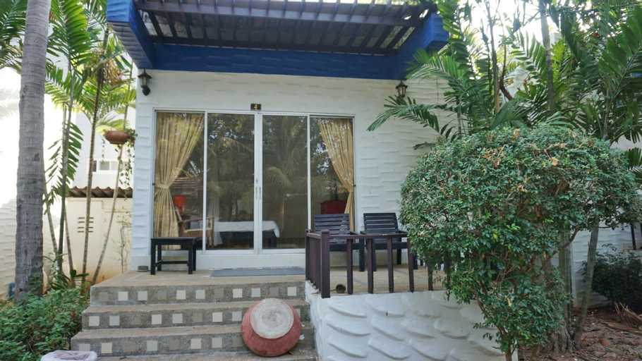 Exterior 7