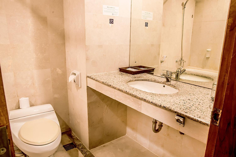 Bathroom 10