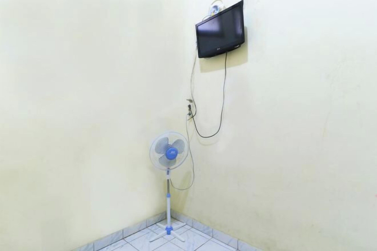 Bathroom 8