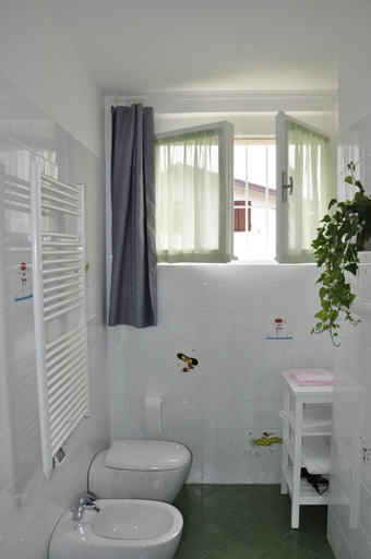 Bathroom 4, La Casa Dei Nonni, Parma
