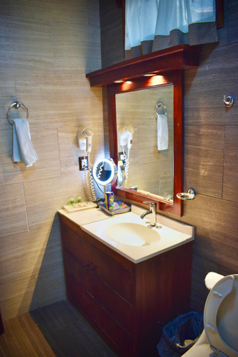 Bathroom 2, El Zaguan Colonial by GuruHotel, Valladolid