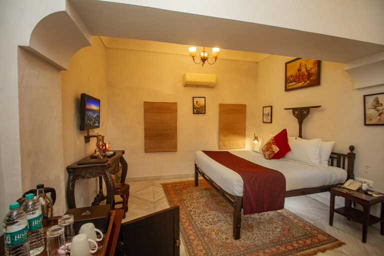 Bedroom 3, Amritara Chandra Mahal Haveli, Pali