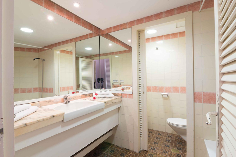 Bathroom 3, Apartamentos Complejo Eurhostal, Castellón