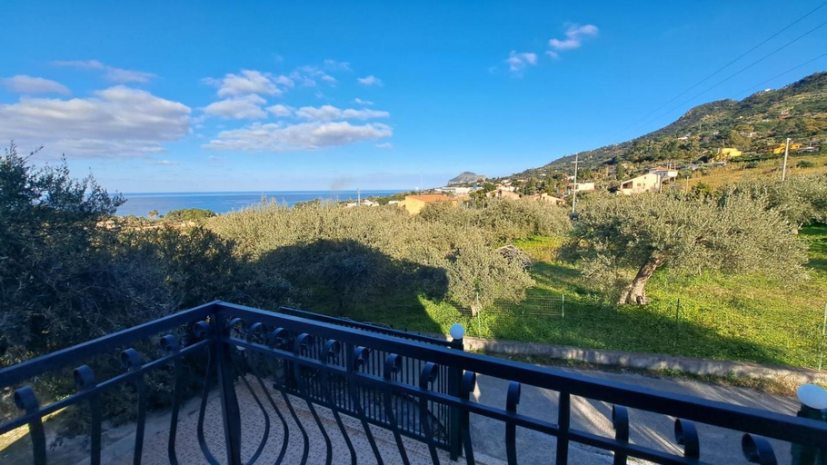 Others 5, Villa Daniela Cefalù, Palermo