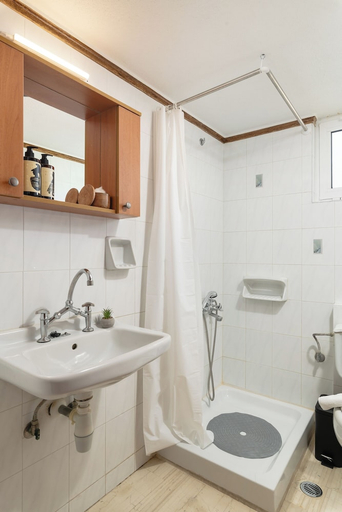 Bathroom 3, Thelesi Apartments, Crete