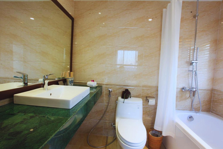 Bathroom, Hotel Emerald Waters Classy, Hoàn Kiếm