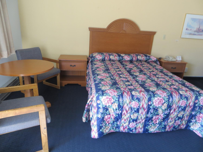 Bedroom 2, Budget Inn Adair, Adair
