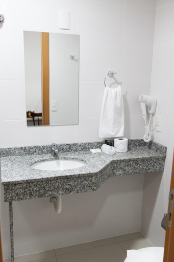 Bathroom 4, カナスヴィエイラス イン - HCI, Florianopolis