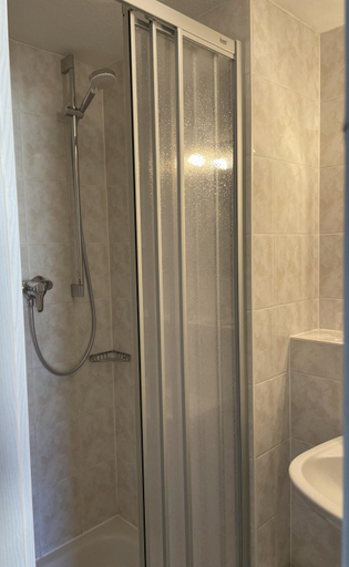 Bathroom 5, Strandhotel Dunenhaus, Vorpommern-Rügen