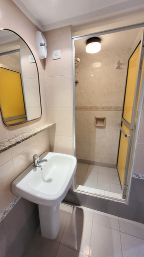 Bathroom 2, Hotel Internacional, Necochea