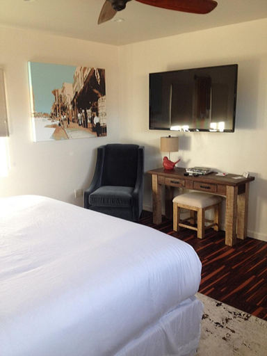 Bedroom 2, Iron Horse Inn, Yavapai