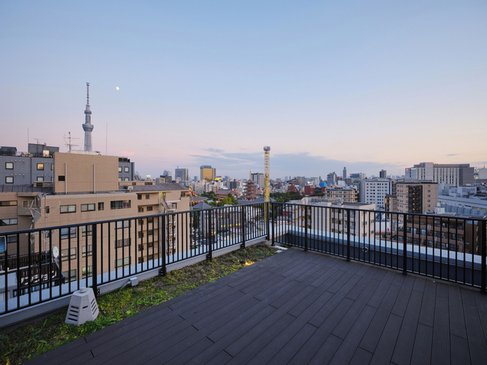 Exterior & Views 14