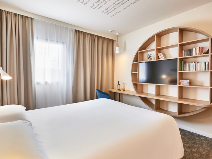 Bedroom 2, ibis Styles La Roche-sur-Yon, Vendée