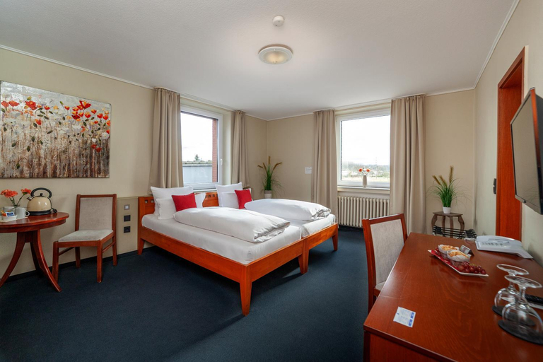 Bedroom, Hotel Omega, Wesel