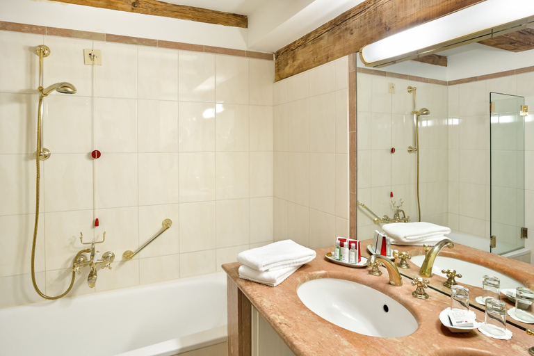 Bathroom 3, Radisson Blu Hotel Altstadt, Salzburg