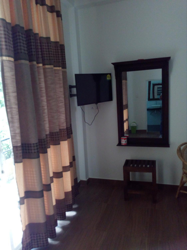 Others 3, river edge bungalow, Ukuwela