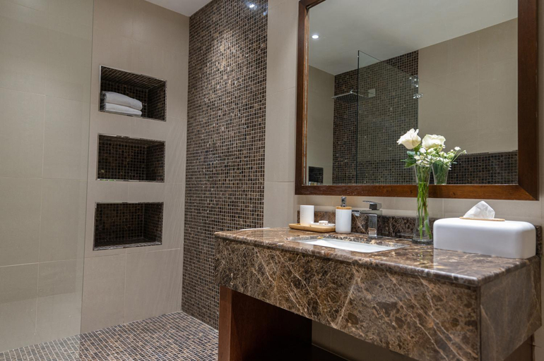 Bathroom 5, Regency Sealine Camp, Al Wakrah
