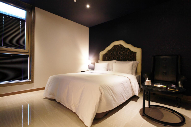 Bedroom 15