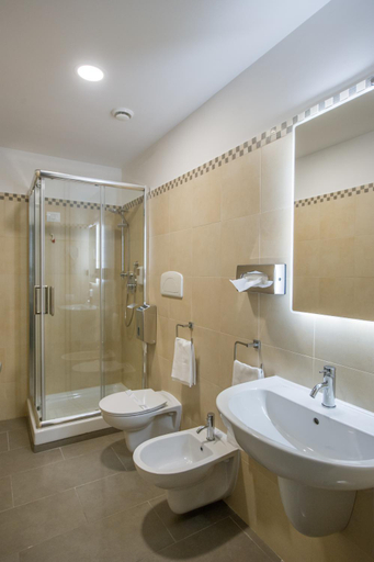 Bathroom 5, Hotel Testani Colleferro, Rome