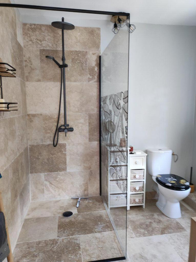 Bathroom, le pavillon, Lot