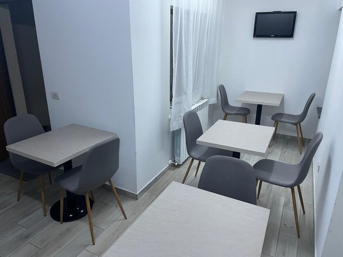 Others 4, GIADDA Rooms, Borsa
