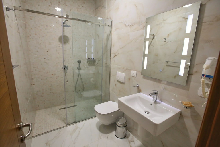 Bathroom 4, Portik Hotel, Beratit