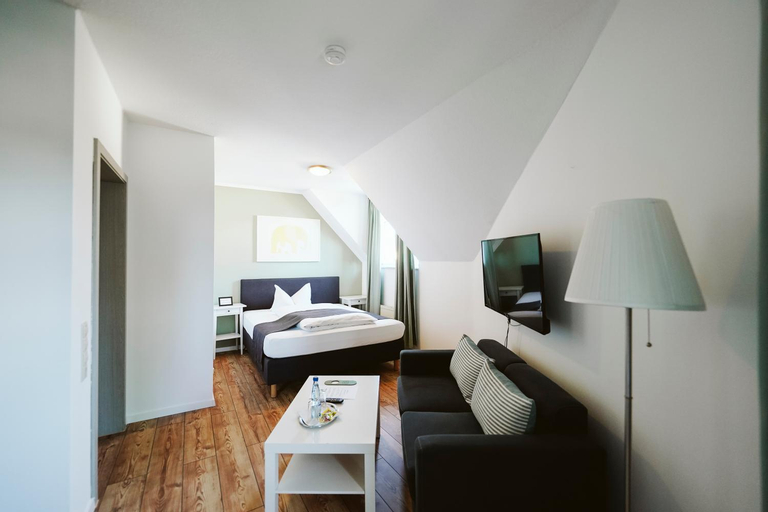 Bedroom 2, Hotel Gruner Baum, Hamm