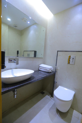 Bathroom 4, Hotel Glitz , Delhi