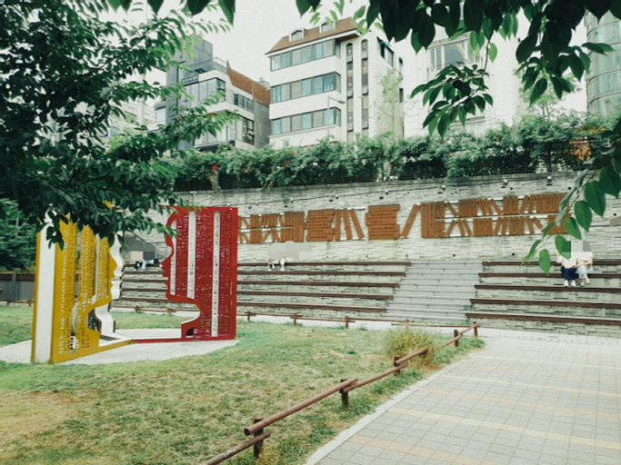 Hongdae 2-Room house, 1 min from Hongik Univ Stn, Mapo