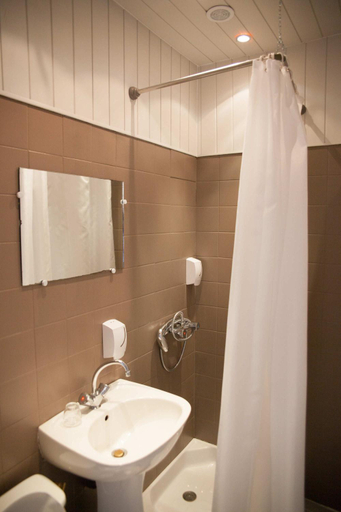 Bathroom 2, Hotel Le Pavillon, Loir-et-Cher