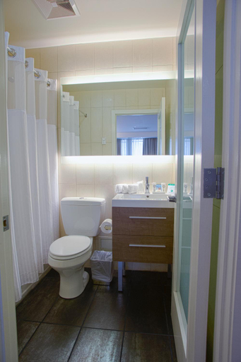 Bathroom 4, Leon Hotel, New York