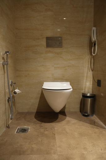 Bathroom 4, le seasons the park , Gautam Buddha Nagar