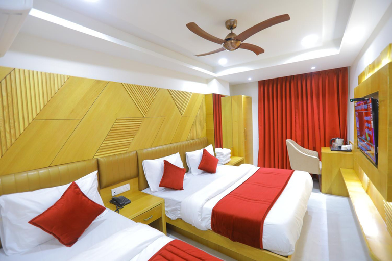 Bedroom 3, Hotel Glitz - Walk in from New Delhi Railway Station, Delhi