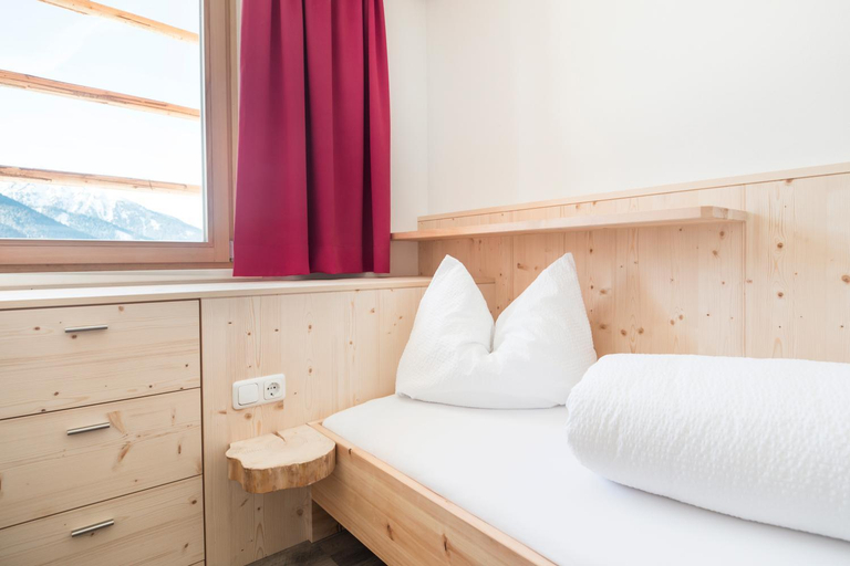Bedroom 3, Almfamilyhotel Scherer, Lienz