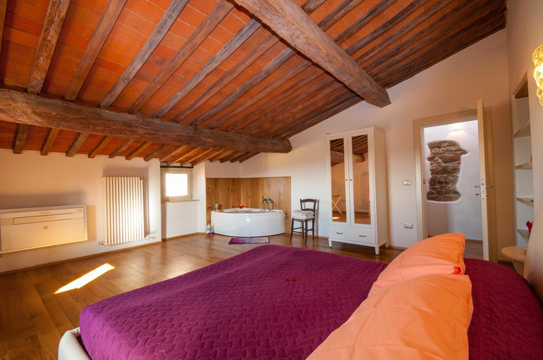 Bedroom 2, Castle Holiday Home, Livorno