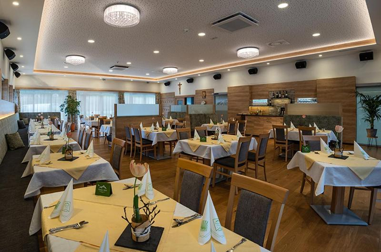 Food & Drinks, Penker Wirt Zimmer BANK, Spittal an der Drau