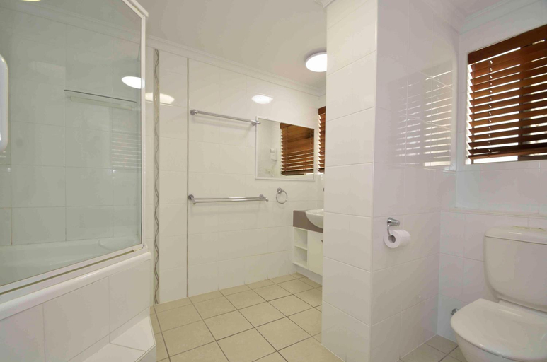 Bathroom 3, Bellardoo Holiday Apartments, Maroochy - Mooloolaba