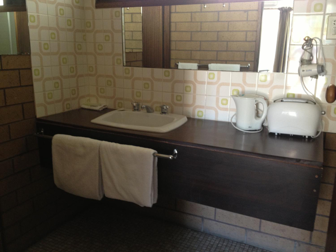 Bedroom 4, Rippleside Park Motor Inn, Geelong West